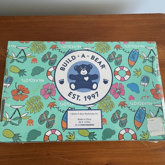 Build-A-Bear Cubscription Axolotl Plush Box - Picture 3 of 3